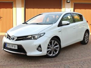 Toyota Auris II 1.8 HSD Prestige 2012