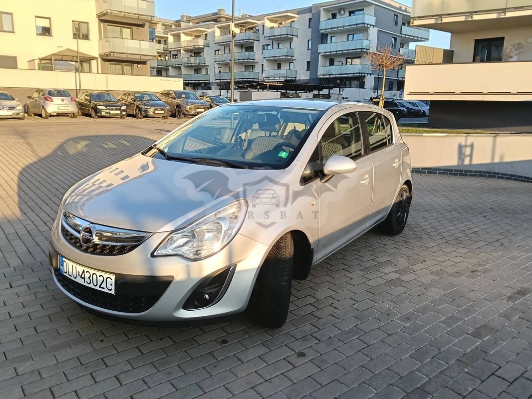 Opel Corsa D 1.4 16V Cosmo 2011