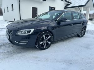 Volvo V60 I D6 AWD Plug-in Hybrid Summum 2015