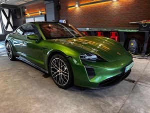 Porsche Taycan 2022