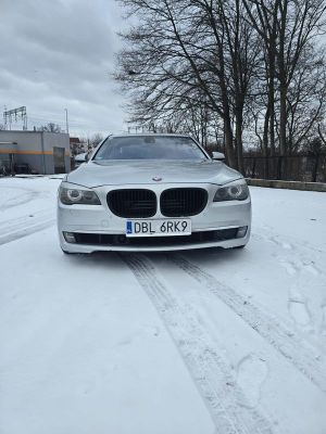 BMW 7 Series F01 750i 2009