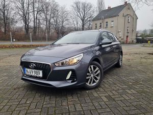 Hyundai i30 II blue Kombi 1.6 CRDi Premium 2017