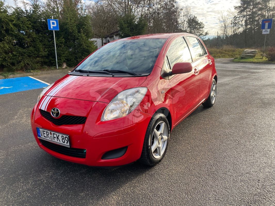 Toyota Yaris II 1.0 VVT-i Cool 2010