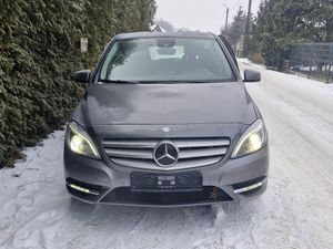 Mercedes-Benz B W246 200 CDI (BlueEFFICIENCY) 7G-DCT 2012