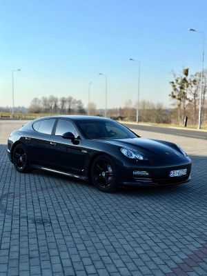 Porsche Panamera 4S 2010