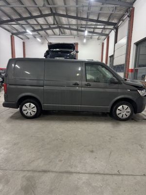 Volkswagen Transporter 2024