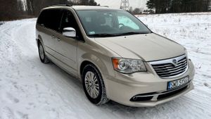 Lancia Voyager 2013