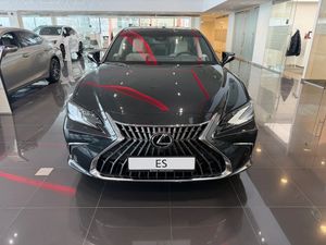 Lexus ES 300h Omotenashi 2025
