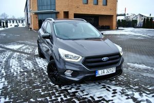 Ford Kuga II 2.0 TDCi 2x4 Black & Silver 2017