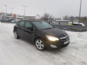 Opel Astra J 1.4 T Enjoy 2010