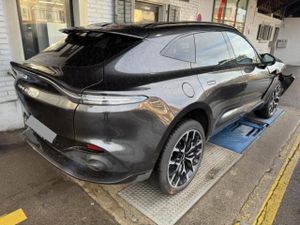 Aston Martin DBX Standard 2021
