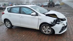 Toyota Auris II 2016