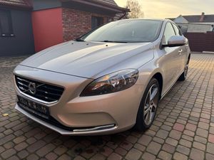 Volvo V40 II D2 2015