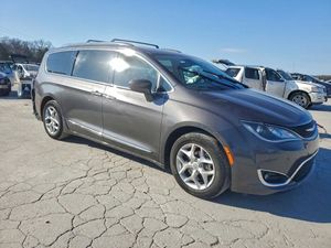 Chrysler Pacifica 2018