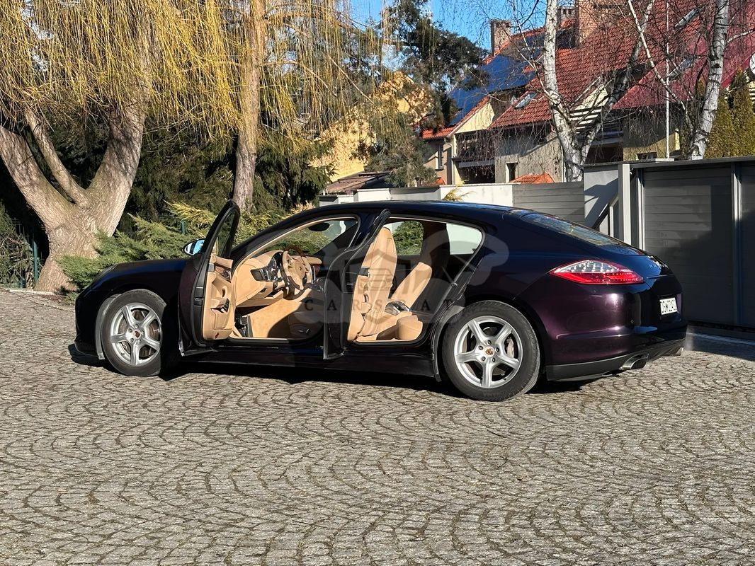 Porsche Panamera 4 2011