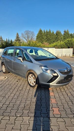 Opel Zafira C 2015