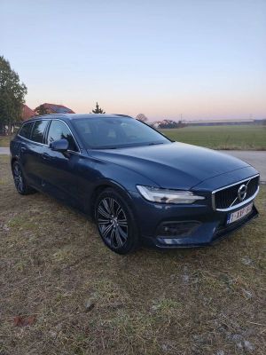 Volvo V60 II B3 B Momentum Pro 2021