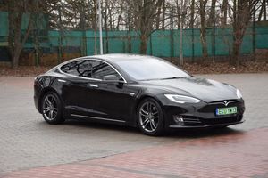 Tesla Model S 2016