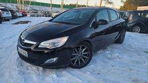 Opel Astra J 1.6 Turbo Sport 2011