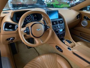 Aston Martin DB11 V12 2017