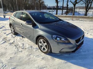 Volvo V40 II D2 Momentum 2018