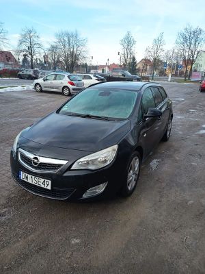 Opel Astra J 1.7 CDTI Sport 2011