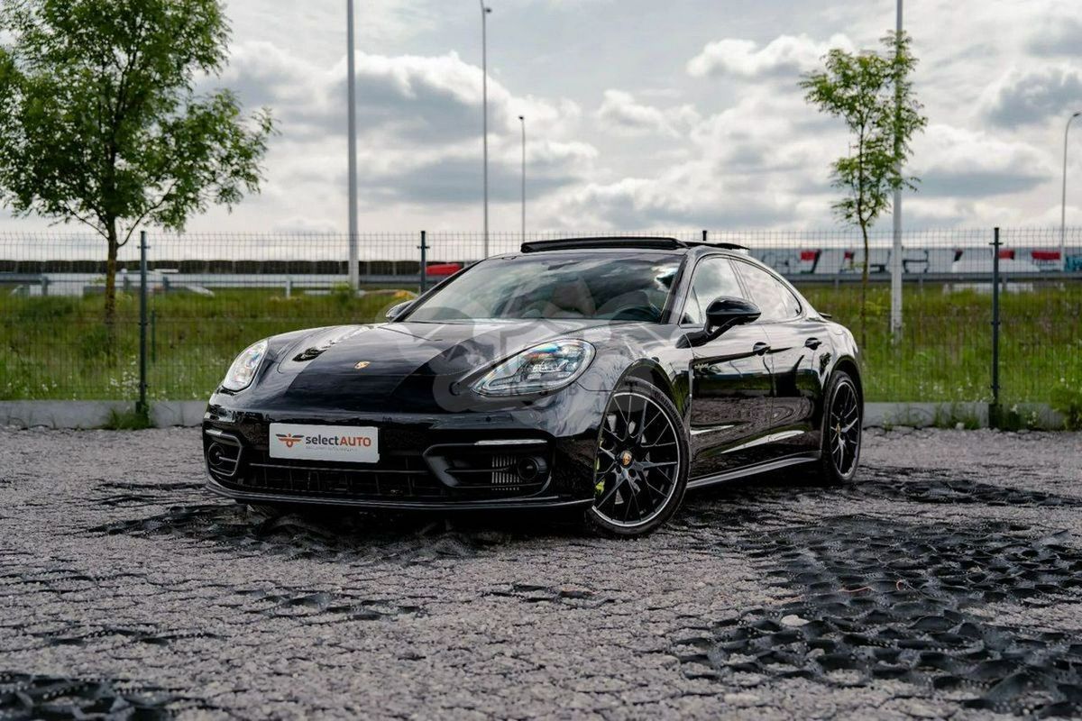 Porsche Panamera 4 E-Hybrid Platinum Edition 2022