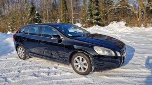 Volvo V60 I D2 Momentum 2012