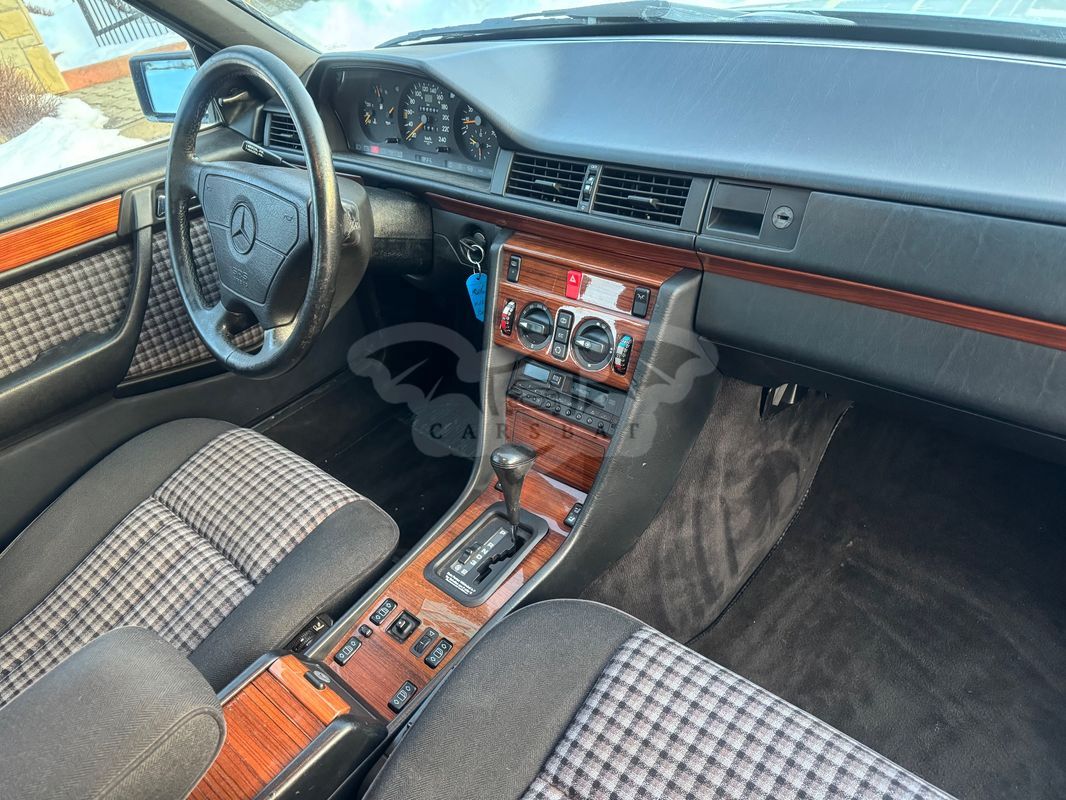 Mercedes-Benz E 1992