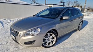 Volvo V60 I D4 Momentum 2012