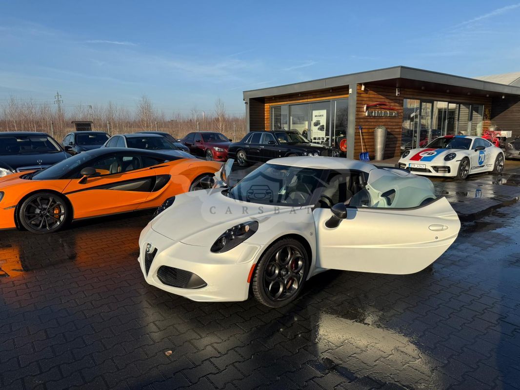 Alfa Romeo 4C Launch Edition 2015