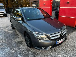 Mercedes-Benz B W246 180 (BlueEFFICIENCY) 2012