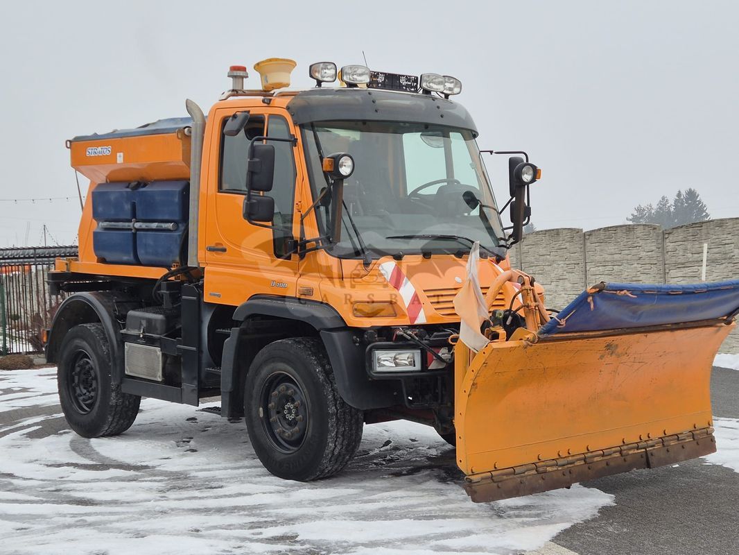 Mercedes-Benz Unimog 2013