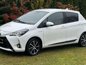 Toyota Yaris III Hybrid 100 Premium 2020