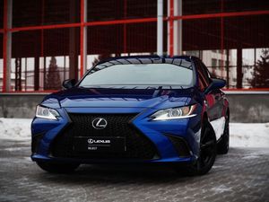 Lexus ES 300h F Sport Design 2023