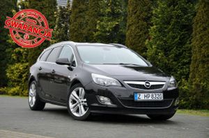 Opel Astra J 2011