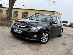 Hyundai i30 I i30cw 1.6 CRDi FIFA WM Edition 2011