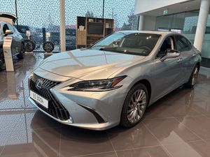 Lexus ES 300h Omotenashi 2025