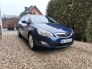 Opel Astra J 2011