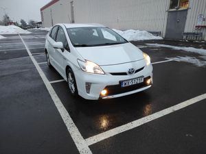 Toyota Prius III (Hybrid) Life 2013