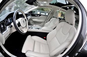 Volvo V60 II B4 B Inscription 2021