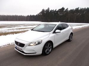 Volvo V40 II D3 Summum 2012