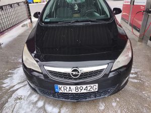 Opel Astra J 1.7 CDTI 2011