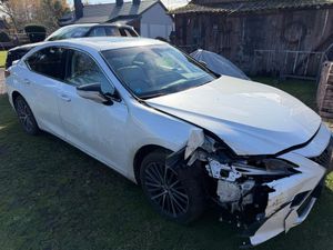 Lexus ES 300h Prestige 2023