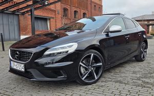 Volvo V40 II D3 Drive-E R-Design Momentum 2017
