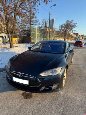 Tesla Model S 2013
