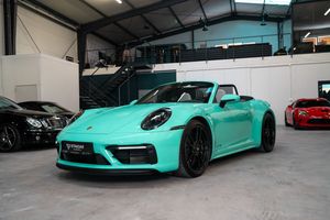 Porsche 911 992 Carrera 4 GTS 2023