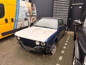 BMW 3 Series E30 320i 1992