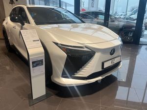 Lexus RZ 2025