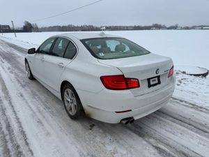 BMW 5 Series F10/F11 528i Sport-Aut 2011